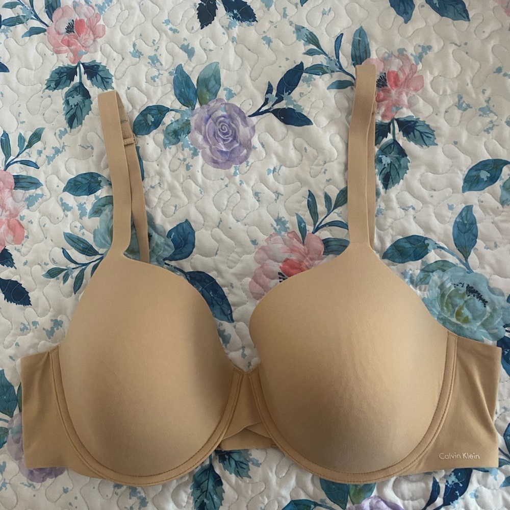 NWOT Calvin Klein Women's Tan Bra